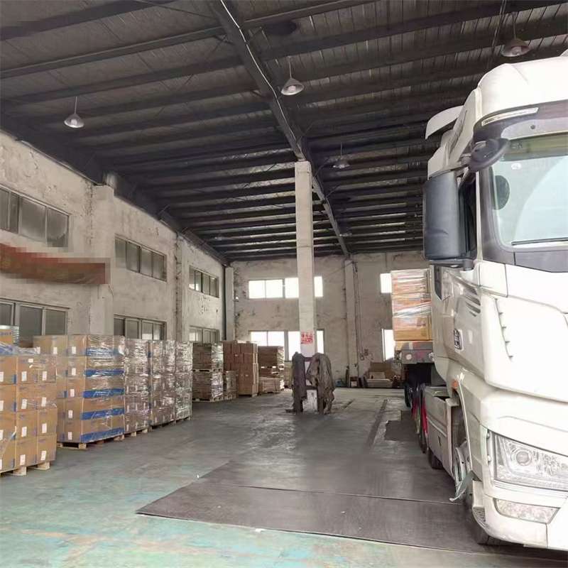 美兰区霍尔果斯：物流专线的多元货运新体验